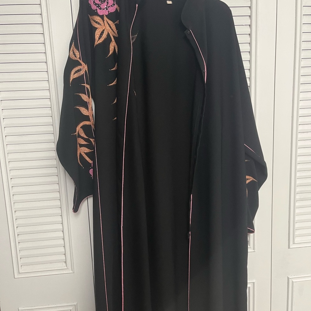 Black Floral Embroidered Long abaya with matching scarf - Picture 5 of 9